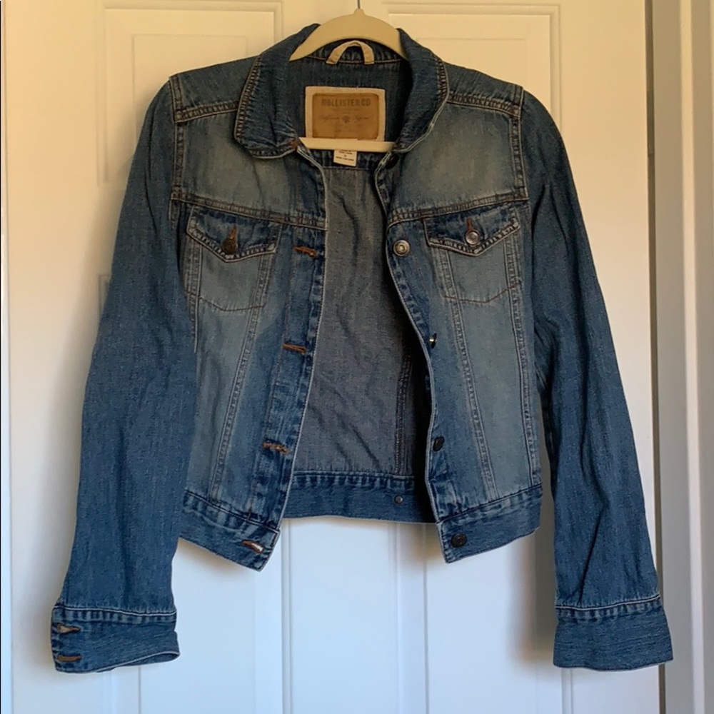 Hollister women’s distressed jean jacket
